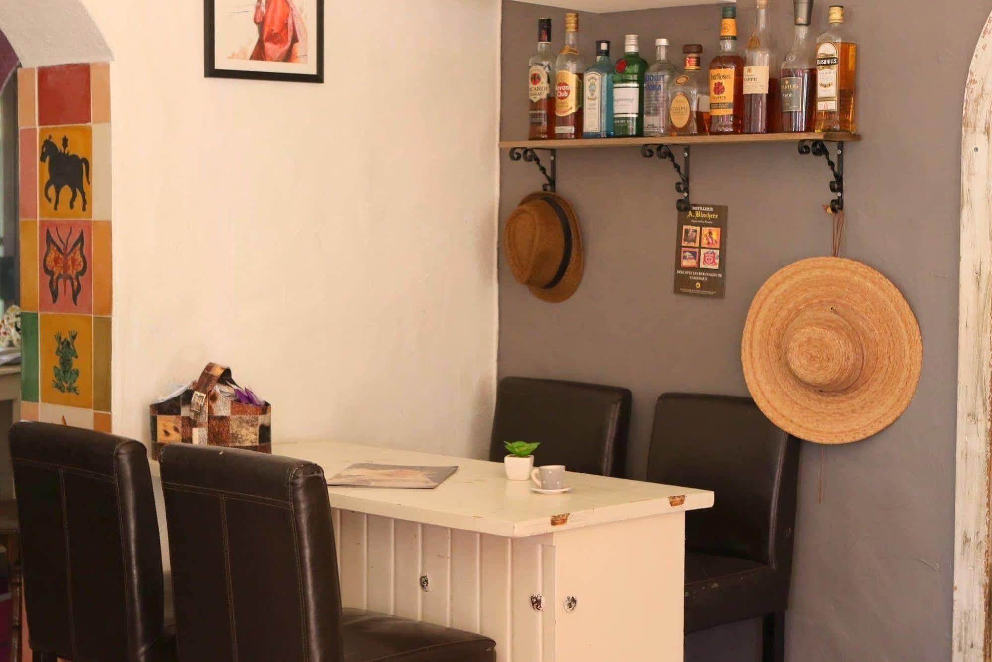 Hotel La Palunette แซ็งต์-มารี-เดอ-ลา-แมร์ ภายนอก รูปภาพ